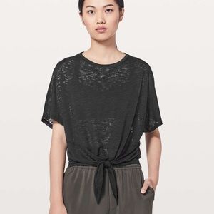 Lululemon in sequence ss tee size 12 black